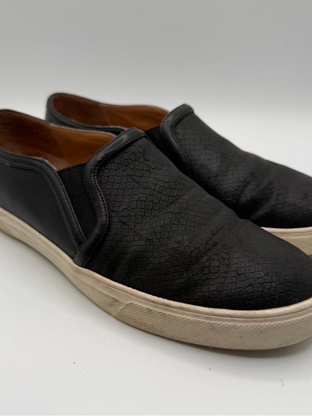 Halogen Black Leather Slip On Sneakers Womens 7.5M Snakeskin Embossed